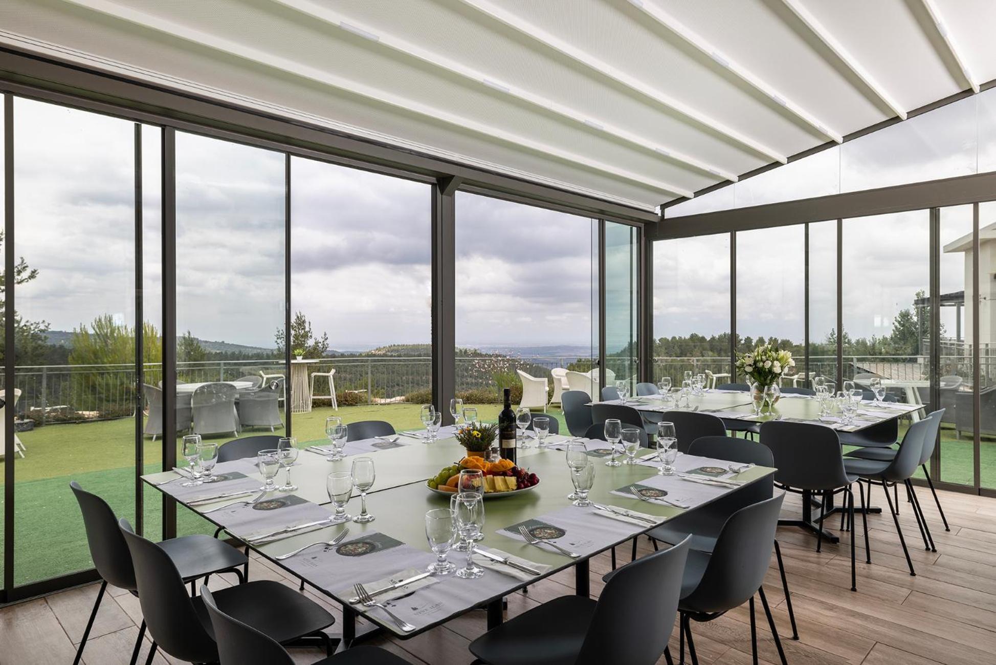 C Hotel Neve Ilan Extérieur photo