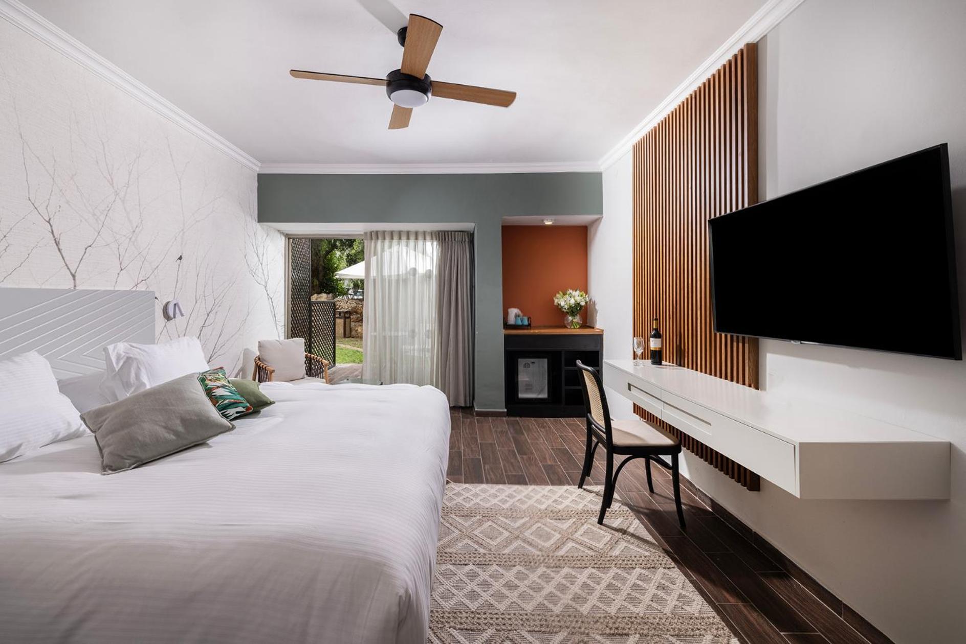 C Hotel Neve Ilan Extérieur photo