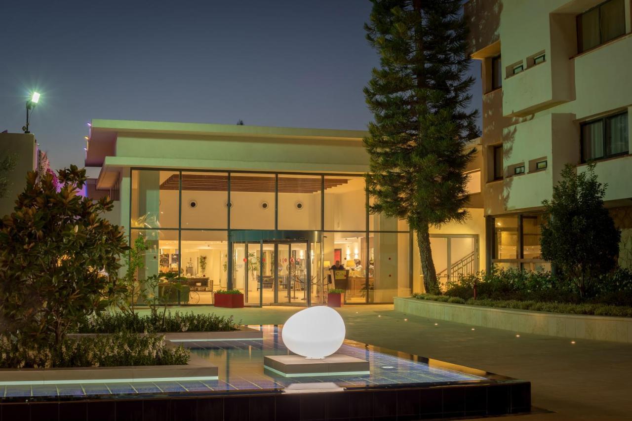 C Hotel Neve Ilan Extérieur photo