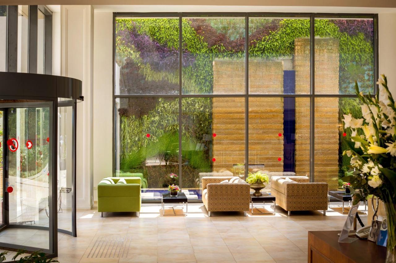 C Hotel Neve Ilan Extérieur photo