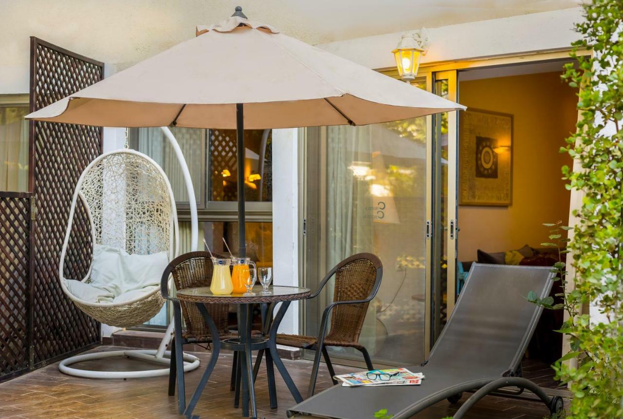 C Hotel Neve Ilan Extérieur photo