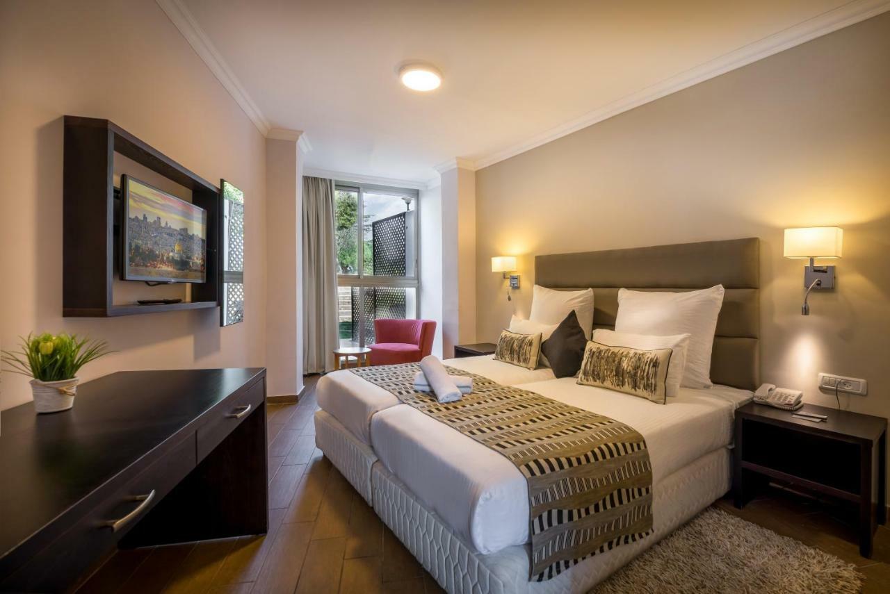C Hotel Neve Ilan Extérieur photo